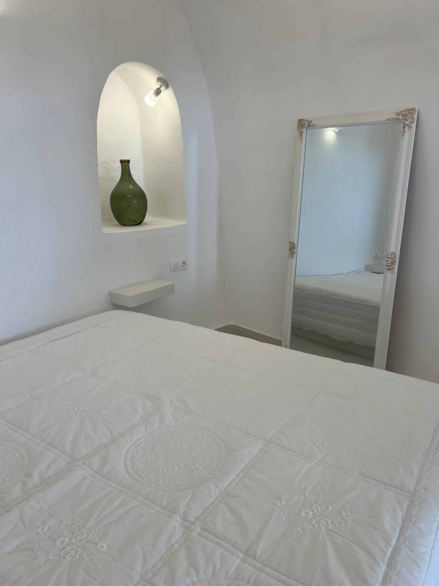 Cave Noelia Apartment Fira  Exterior photo